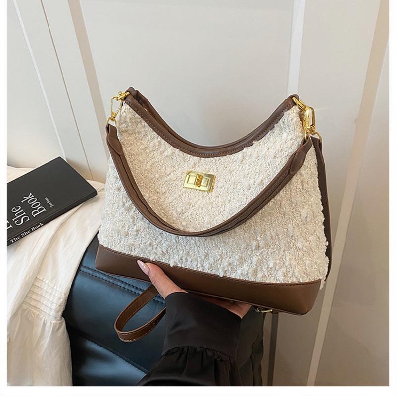 

Large-capacity bag women s autumn and winter new casual plush messenger bag single shoulder underarm commuter dumpling bag белый