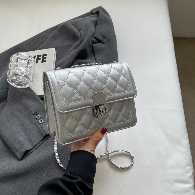 Niche chain bag women's 2025 summer Korean version of beautiful fashion simple small square bag casual foreign style messenger bag women's medium