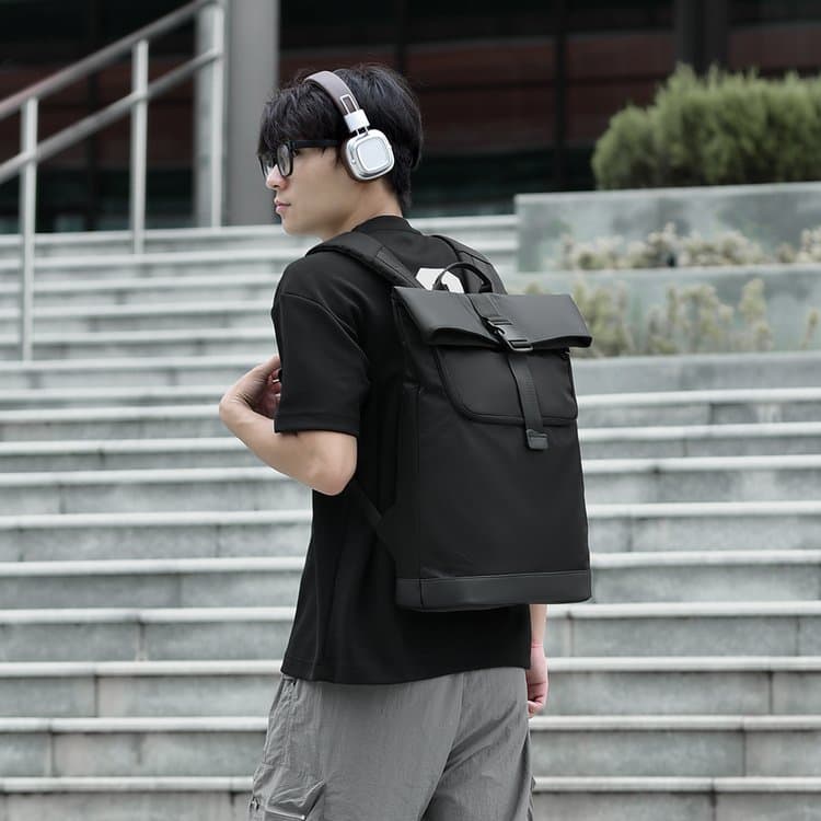 Large capacity casual backpack business commuter computer bag