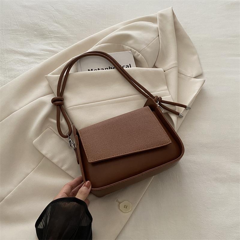 Beautiful casual small square bag fashionable niche women's summer new portable personalized bag casual armpit bag