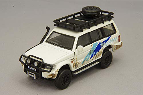 

BM CREATIONS Mitsubishi Pajero 2nd Gen Jungle Pack RHD White 64B0054