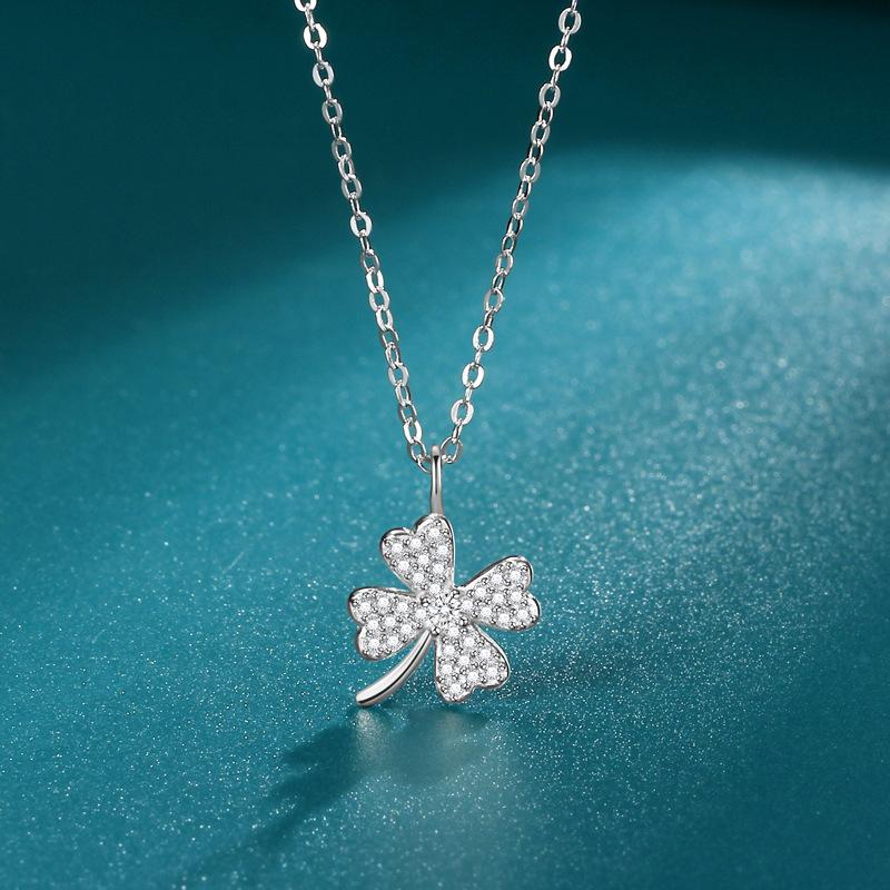 Four-leaf clover Korean fashion simple niche necklace women's jewelry flower cross pendant accessories