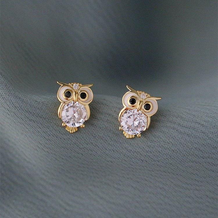 Gold-Plated Owl Stud Earrings in S925 Sterling Silver - Cute, Exquisite Animal Ear Jewelry for Women. Platinum Pair (with Silver Earplugs)