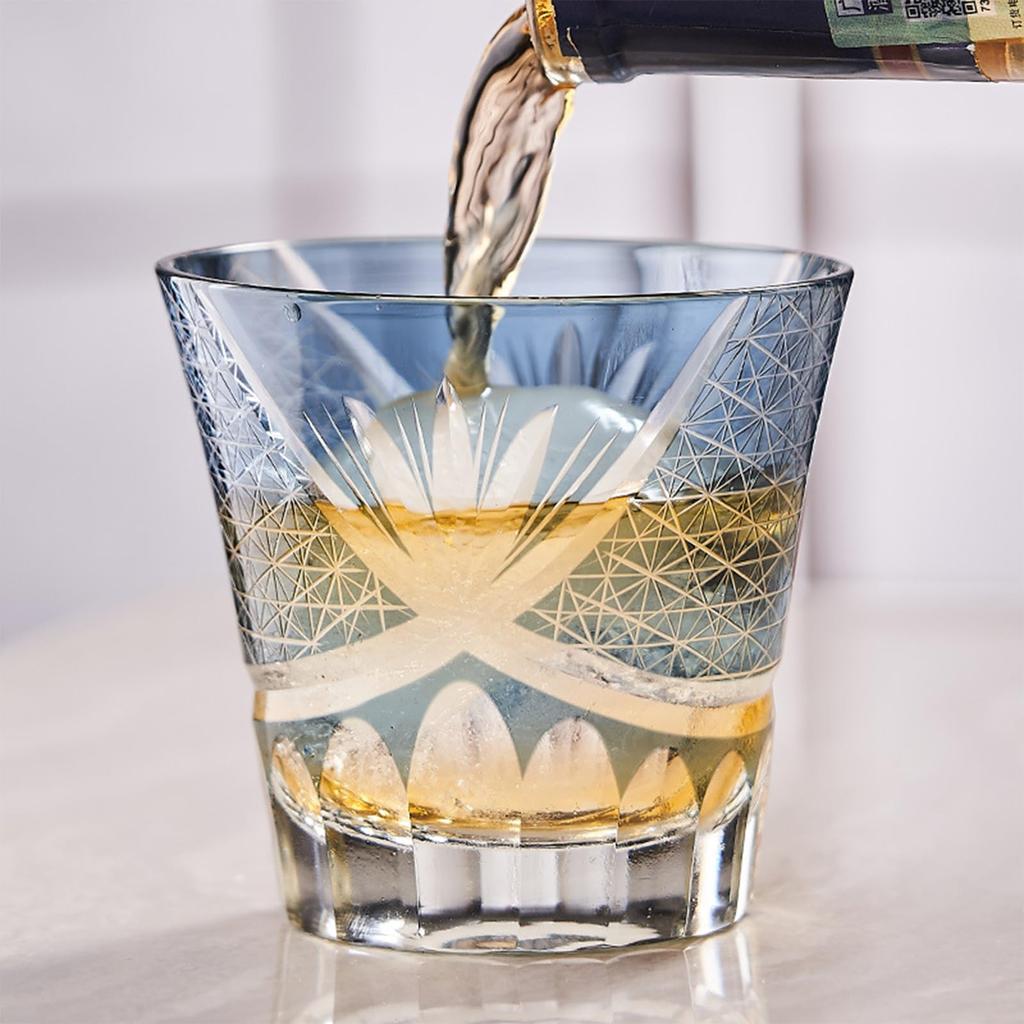 MGOXO geschliffenes Glas Sake-Glas 260ml Chrysanthemenmuster Rock-Glas Shochu-Glas Ruhestand Geschenk Hochzeitsgeschenk Tag Tag Paar Geschenk 70. 77. 77. 7.