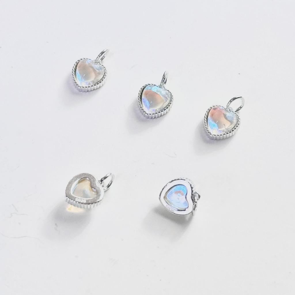 S925 Sterling Silver Iridescent Gradient Heart Charm for DIY Jewelry: Necklaces, Bracelets, and Foot Ornaments.