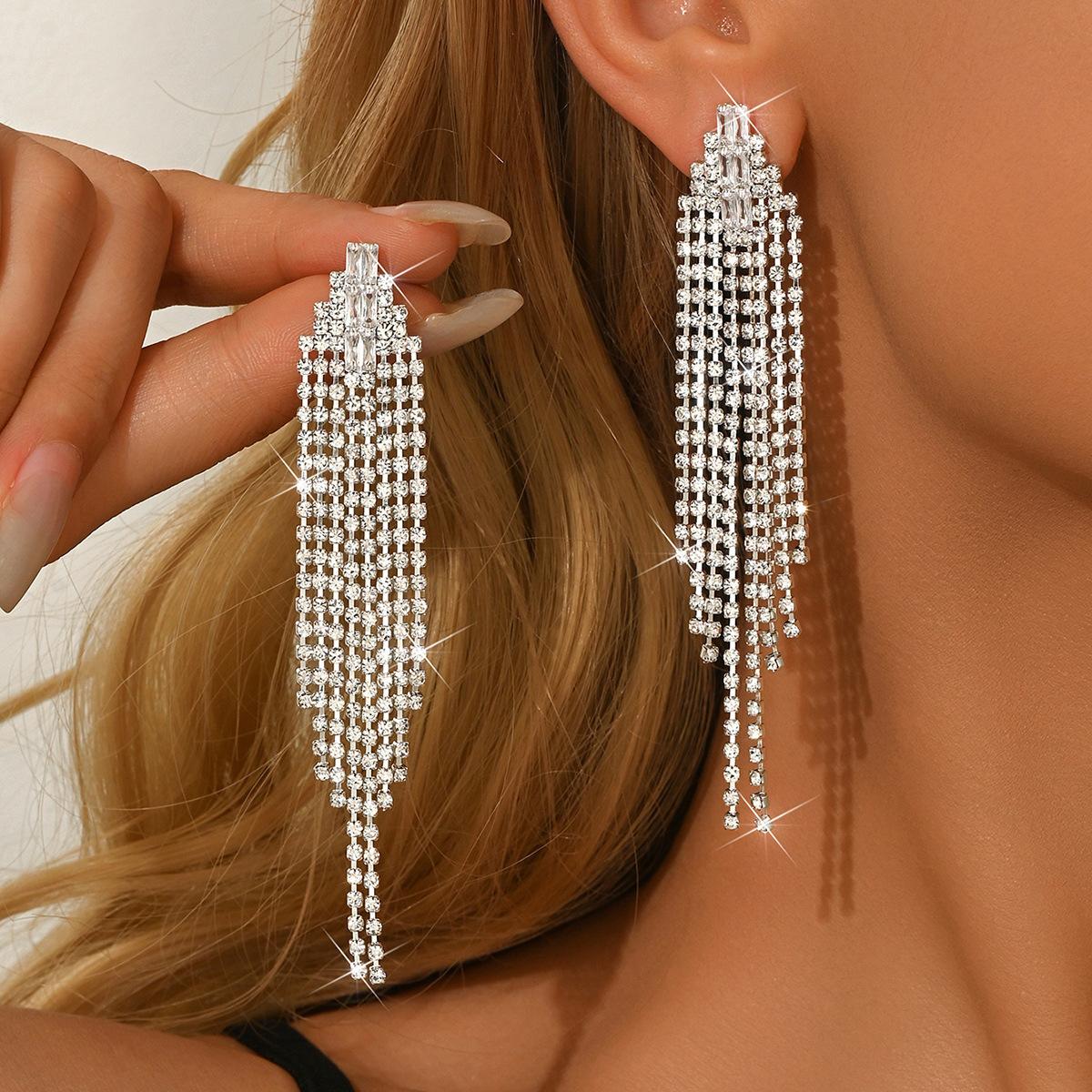 Wind Copper Bottom Diamond Rhinestone Full Diamond Fringed Earrings Femininity Earrings