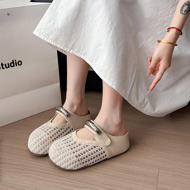 Internet Celebrities Retro Woven Baotou Half Drag Women Wear 2025 Summer New French Hollow Breathable Flat Bottom Cool Slippers