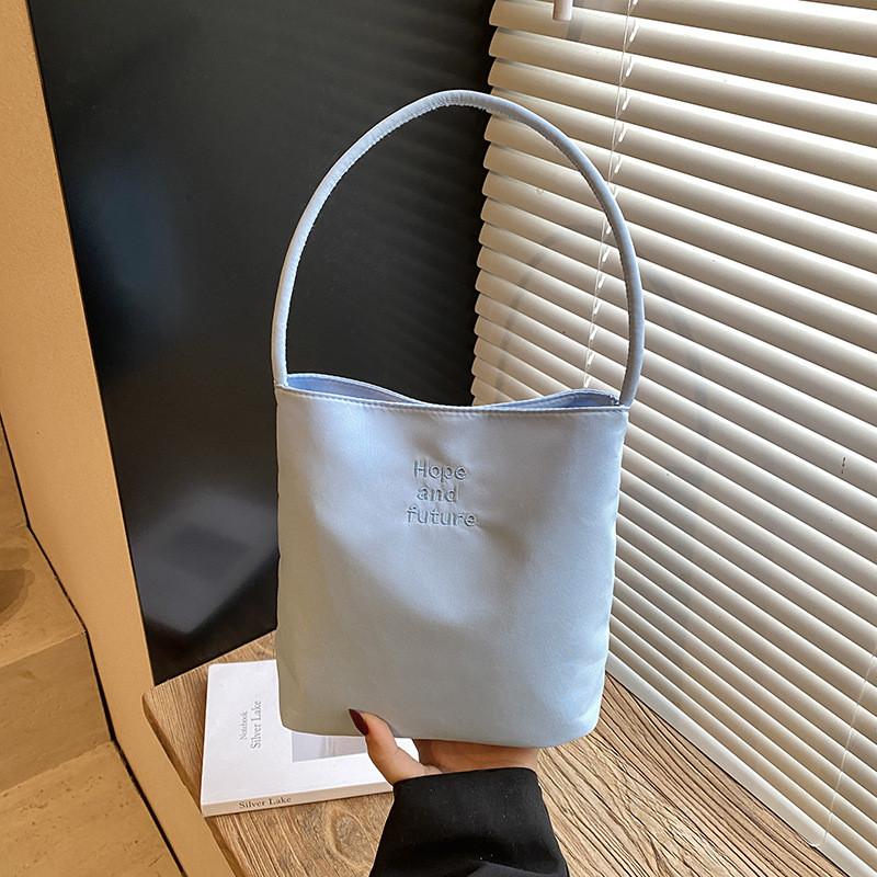 Oxford Fabric Bucket Bag With Magnetic Closure For Daily Commute And Street Style Fashion