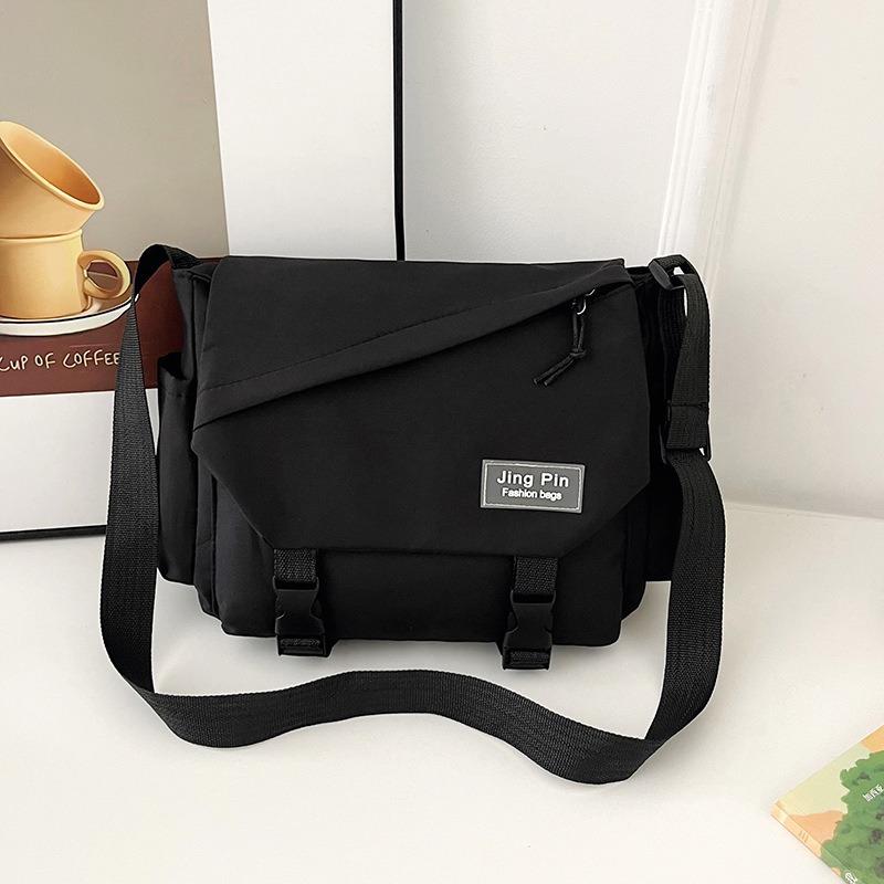 Delivery, Harajuku large-capacity messenger bag female ins versatile student class mailman bag retro canvas bag bag