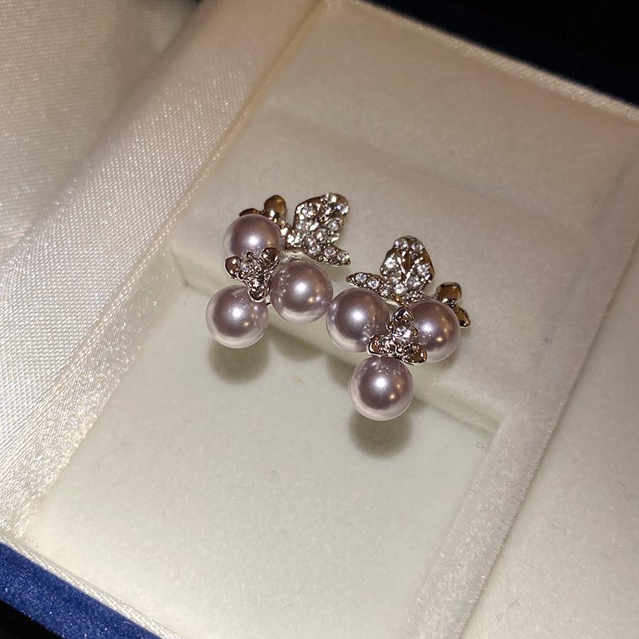 

Luxury Zircon Grape Leaf Stud Earrings for Women Vintage Lovely Pearl Fruit Earrings Casual Banquet Jewelry Accessories Gifts