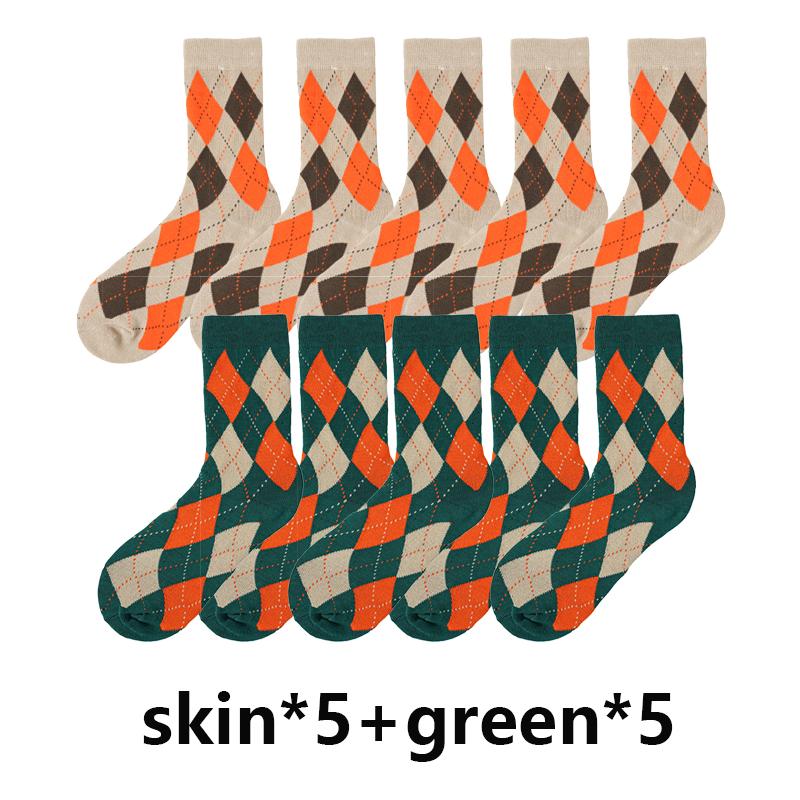 10 par/parti Damstrumpor med ränder Hög kvalitet Rutmönster Diamantmönster Harajuku Kammad Mellanhöga Färgstarka Bomullsstrumpor