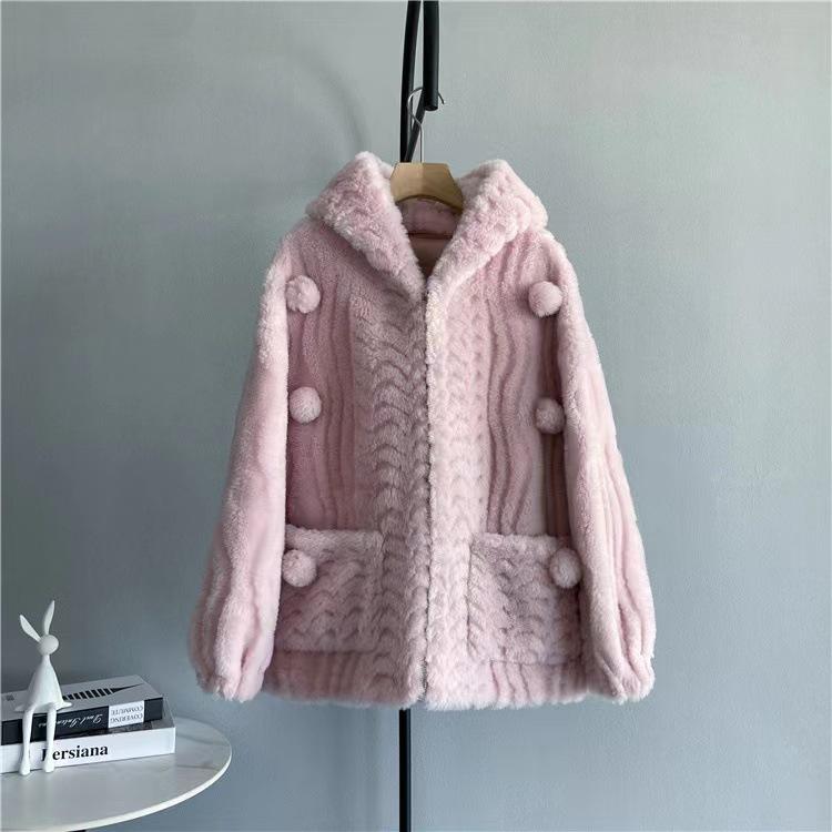 Autumn and winter new lamb wool hooded wool ball sheep shearing medium and long fur young coat thick fur