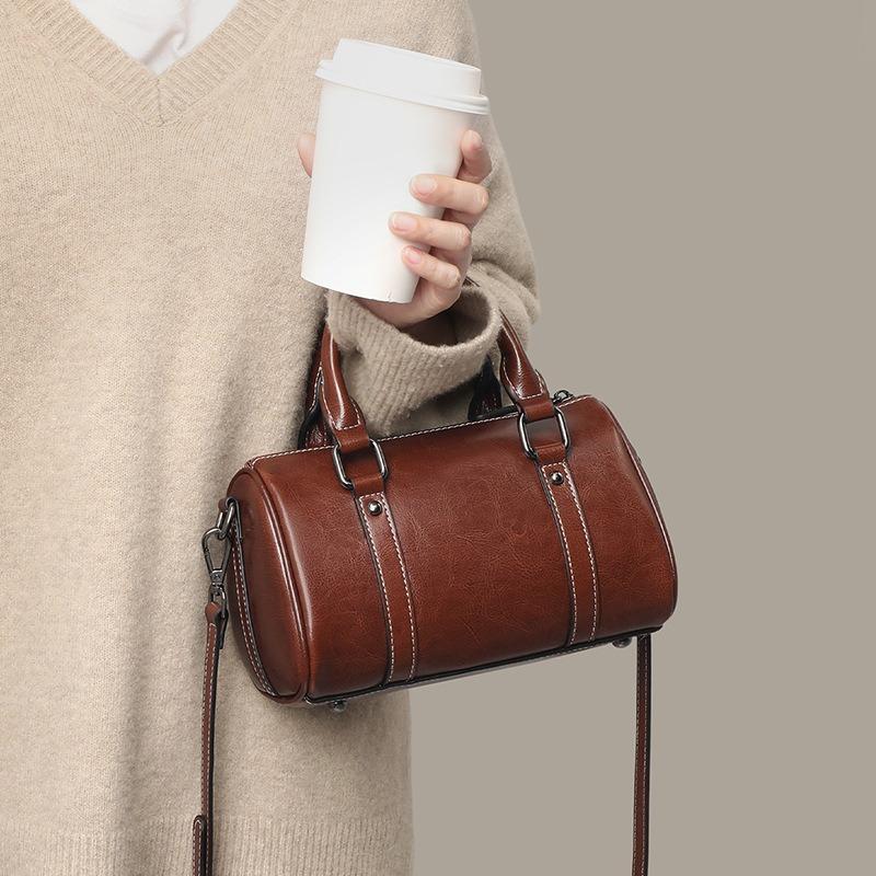 Bags Women's New Women's Bags Autumn and Winter Leather One Shoulder Handbags Fashion Versatile Crossbody Pillows
