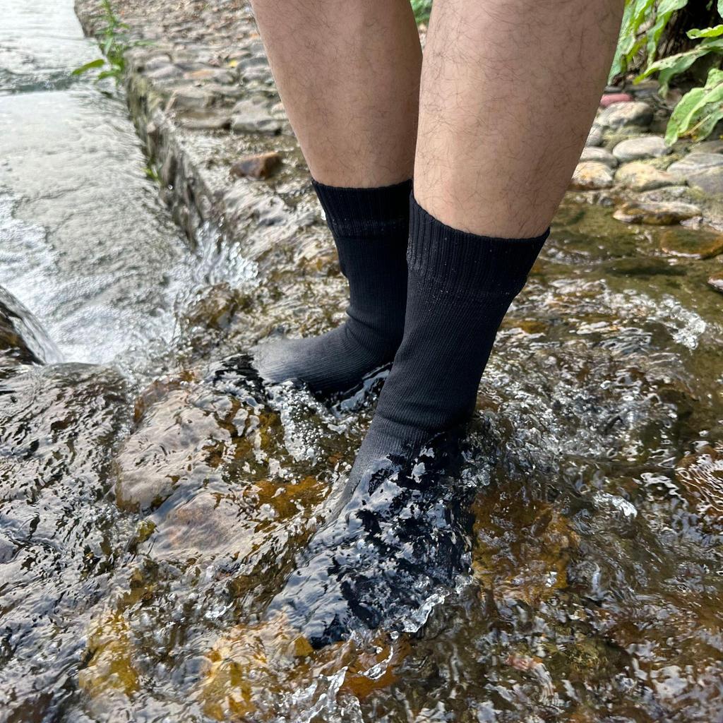 Waterproof Breathable Outdoor Socks for Camping, Skiing, Hiking, and Diving