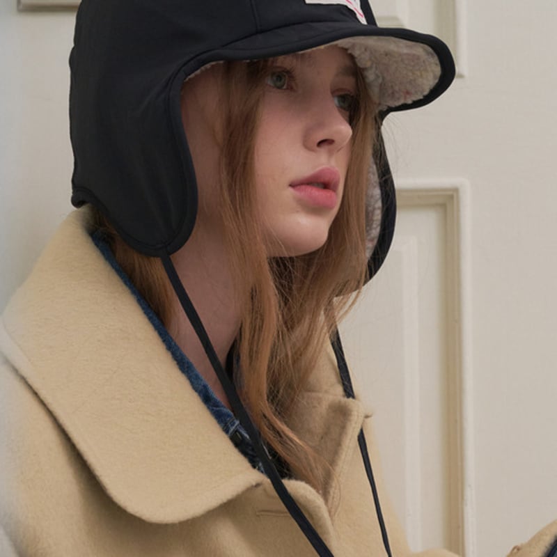 

ВСЕ НЕЗАВЕРШЕННОЕ Шапка-ушанка двусторонняя с принтом мишек (6 цветов) White (trooper)