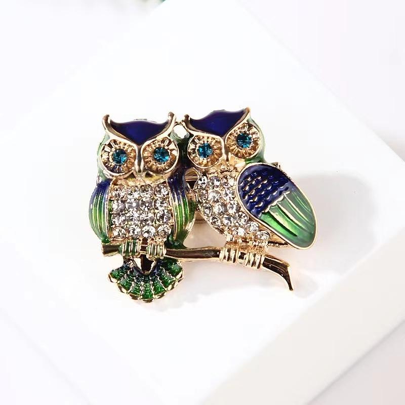 High-end Fashion Owl Temperament Dripping Animal Brooch