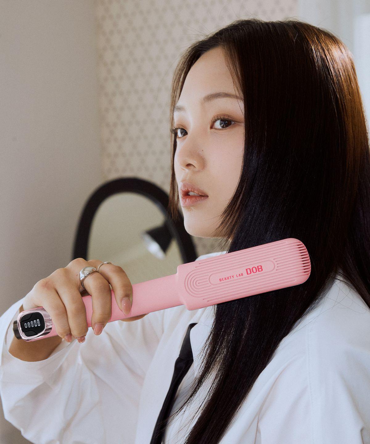 Wide Stick Lovely Pink Flat Iron Free Voltage Wavy Waves