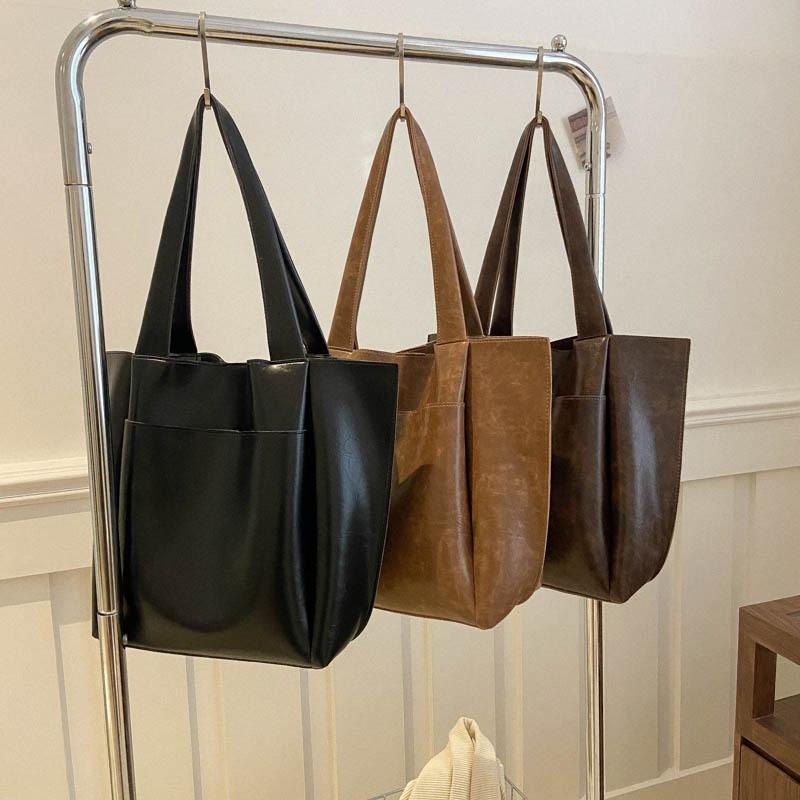 Large Capacity Soft Leather Bag Women's Summer New Commuter Shoulder Bag Fashionable Portable Tote Bag