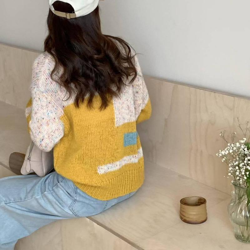 Autumn and Winter New Thin Round Neck Gentle Wind Soft Waxy Color Matching Knitted Sweater Top Loose Sweater Pullover Women