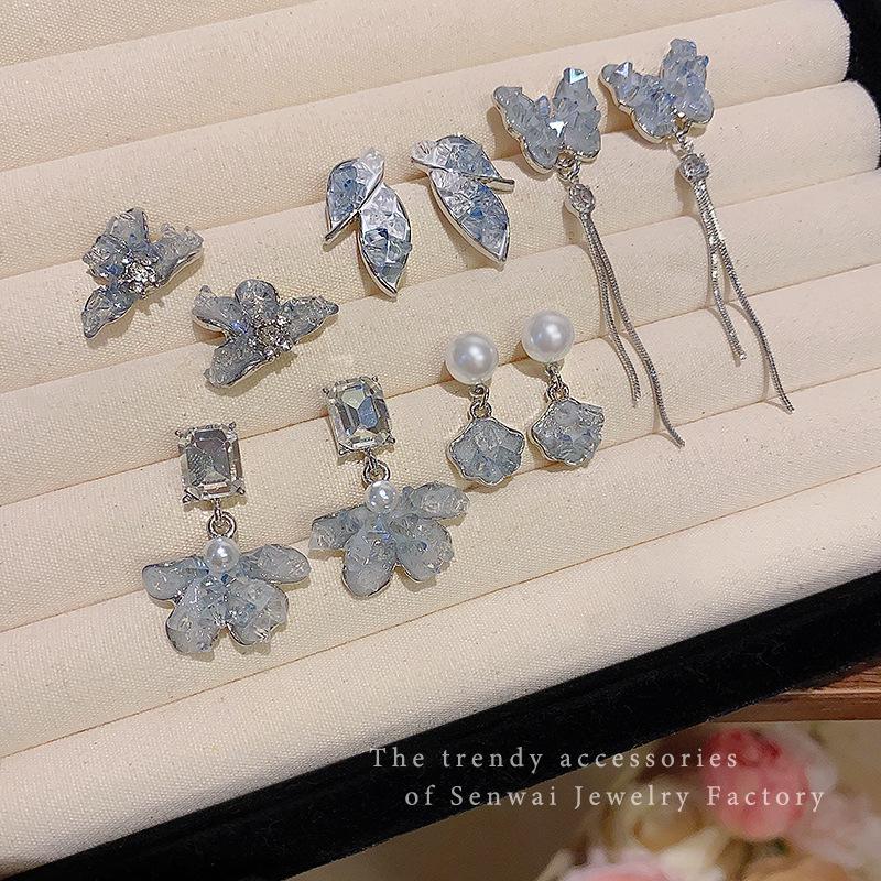 Cold Feeling Gradual Change Blue Broken Diamond Butterfly Earrings Female Unique Internet Celebrity Stud Earrings Temperament Earrings