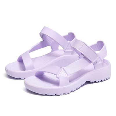 Sandalias de verano transpirables con velcro en color liso para mujer: planas y cómodas para actividades al aire libre.