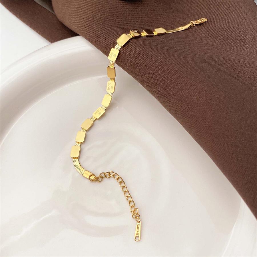 

Титановая сталь Не теряет цвет Легкая роскошь Квадратный браслет LOVE Универсальный Ins Темперамент Холодный ветер Браслет