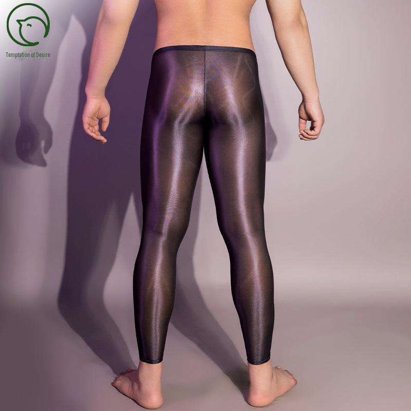 Glänzende, enge Leggings für Herren – sexy und seidige Versuchung