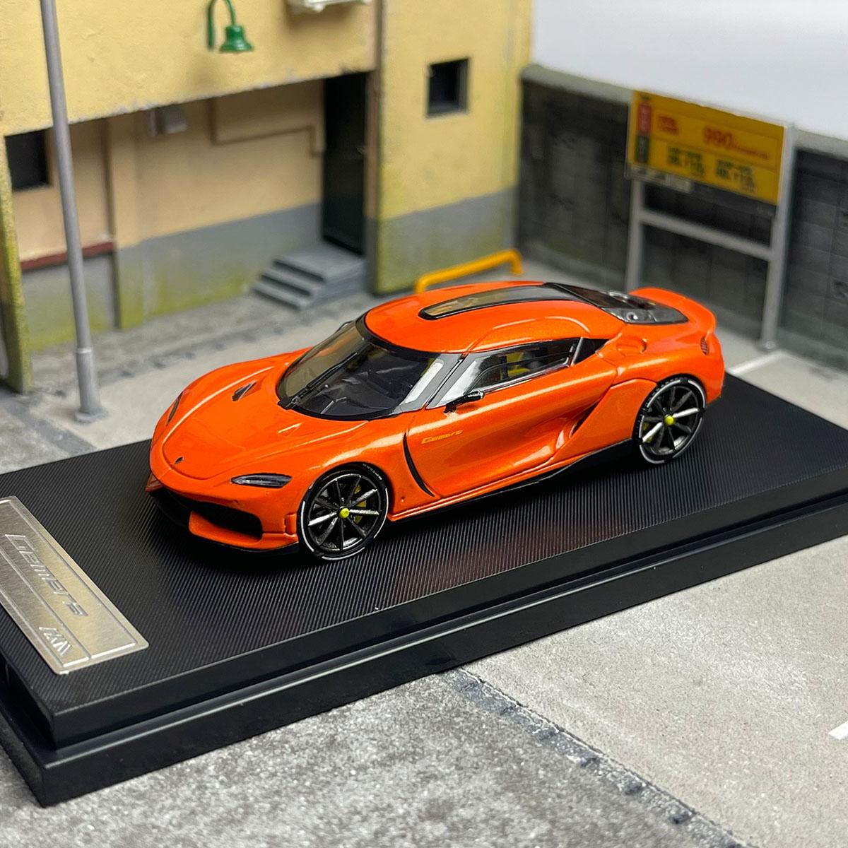

HKM 1:64 Gemera model car помаранчевий