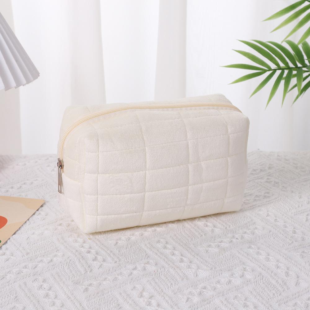 Cosmetic Storage Bag, Perfect for Students And Women for Travel Storage,Vacation Organizers, And Large-Capacity Cosmetic Cases.