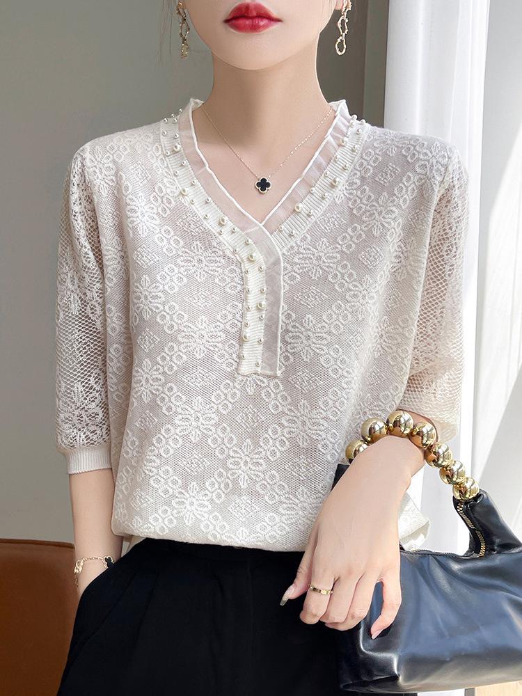 Versatile Women's V-Neck Hollow Knit Jacquard Blouse with Beaded Short Sleeves