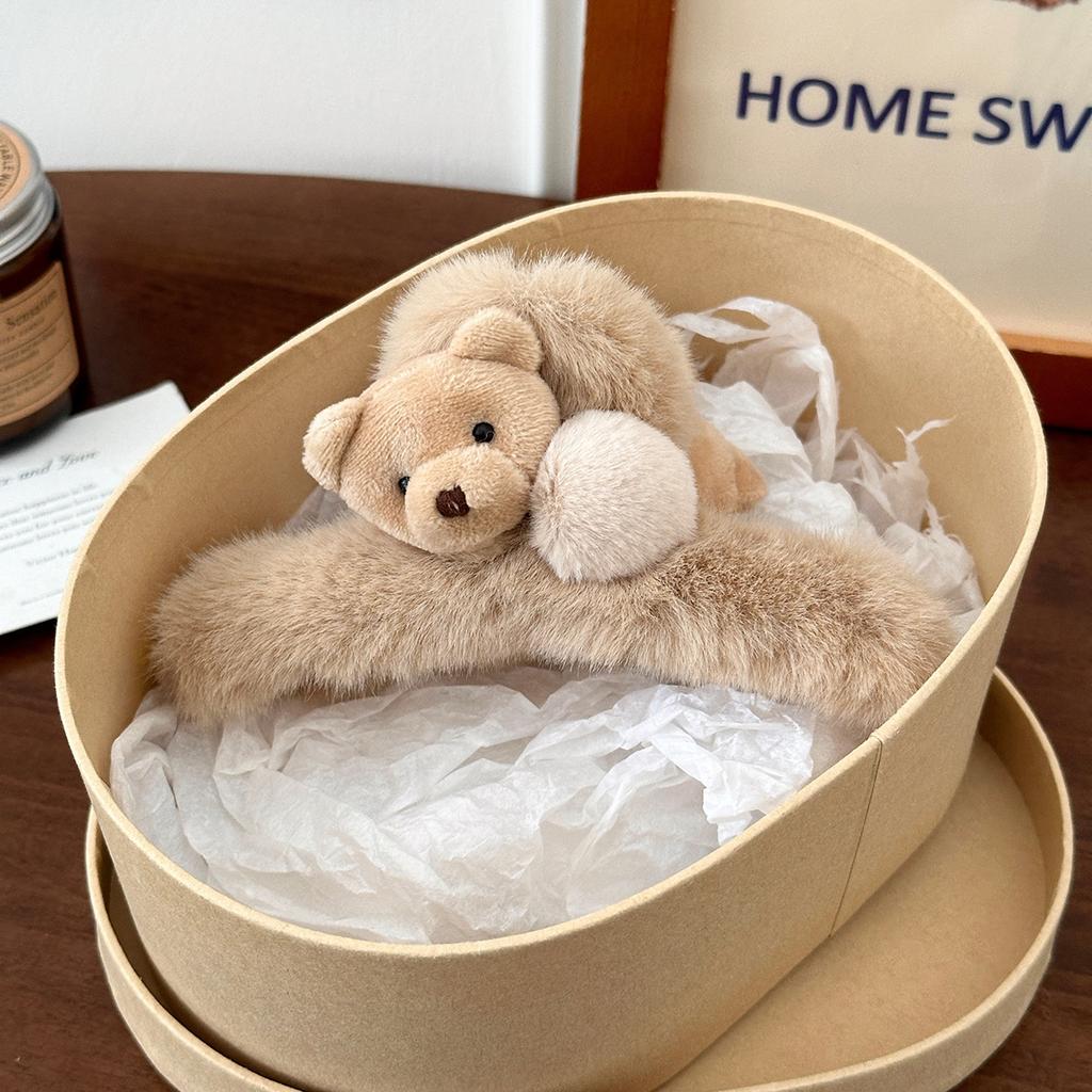 Stylish, Versatile, and Adorable Plush Bear Hair Clip for Women, Perfect for Autumn and Winter.