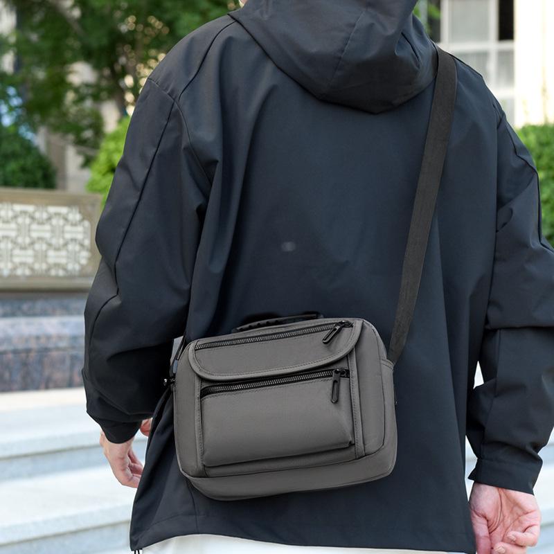 Neue Herren Trendige Mehrschichtige Umhängetasche - Leichter Lässiger Schulterrucksack für Outdoor-Reisen