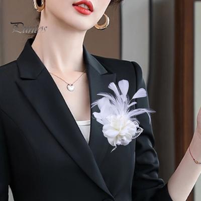 Broche Badge Elegante kleding Bijpassende slijtvaste handgemaakte stoffen Veren Broche Sjaal Decoratie