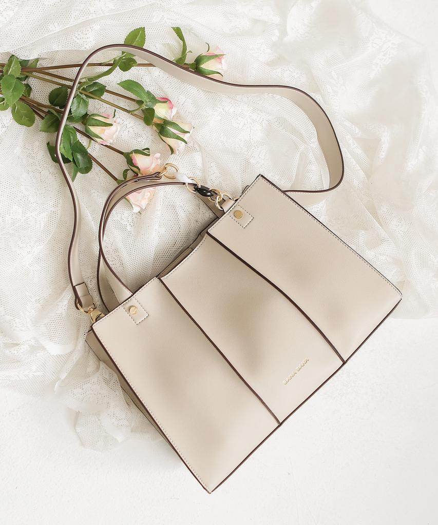 Banabana Ponds B Tote & Shoulder Bag