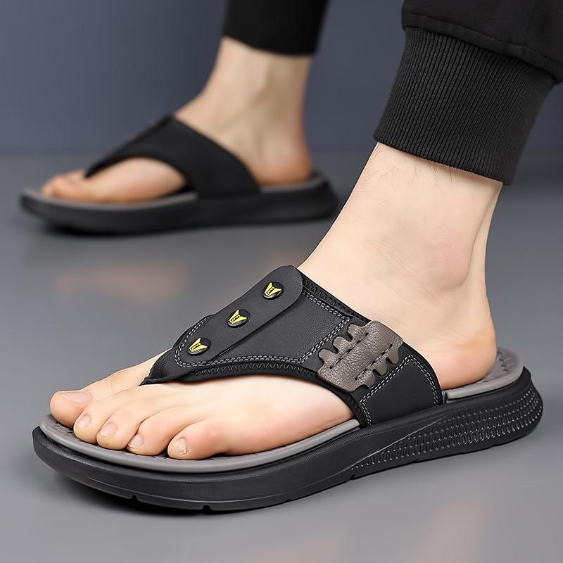Fashion Summer New Designer Antiskid Soft Sole Flip Flops for Men Fashion Casual Leather Slippers Male Outwear Beach Shoes Man