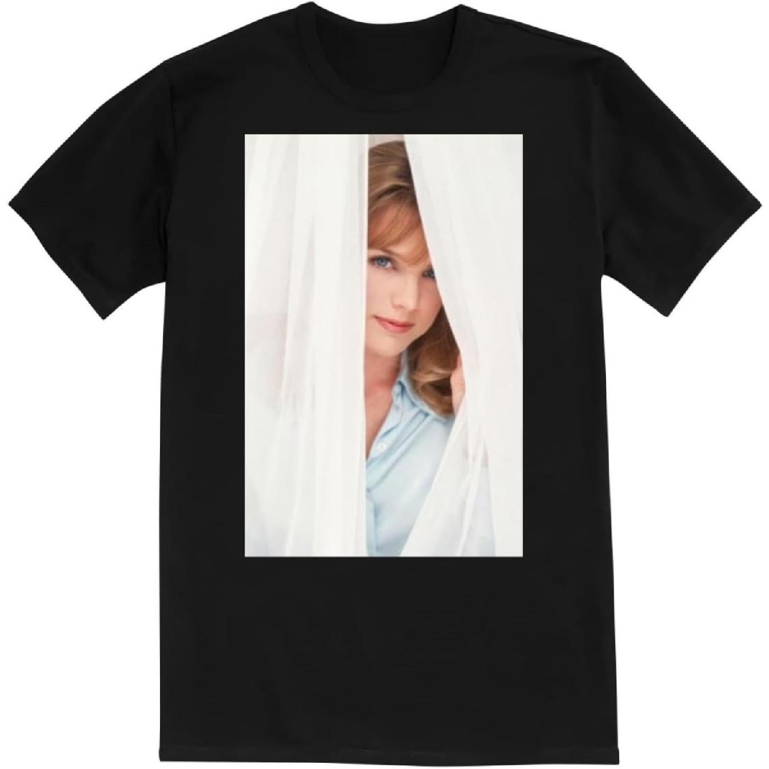 

Courtney Thorne-Smith - Premium Men s Crewneck T-Shirt – Soft, Comfortable, and Stylish SRS #PDI654727 XXXXXL чорний