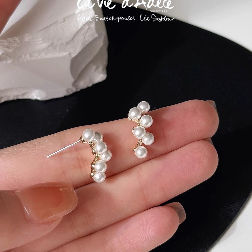 Small Grape Pearl Stud Earrings Silver Needle French Simple Temperament Earrings High-end Niche Women's Daily Versatile and Elegant