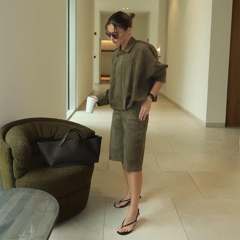 Fashion Suede Zipper Bomber Jacket for Women Vintage Turn Down Collar Long Sleeve Coats Lady New Streetwear Loose Short Outerwear Commute Spring New