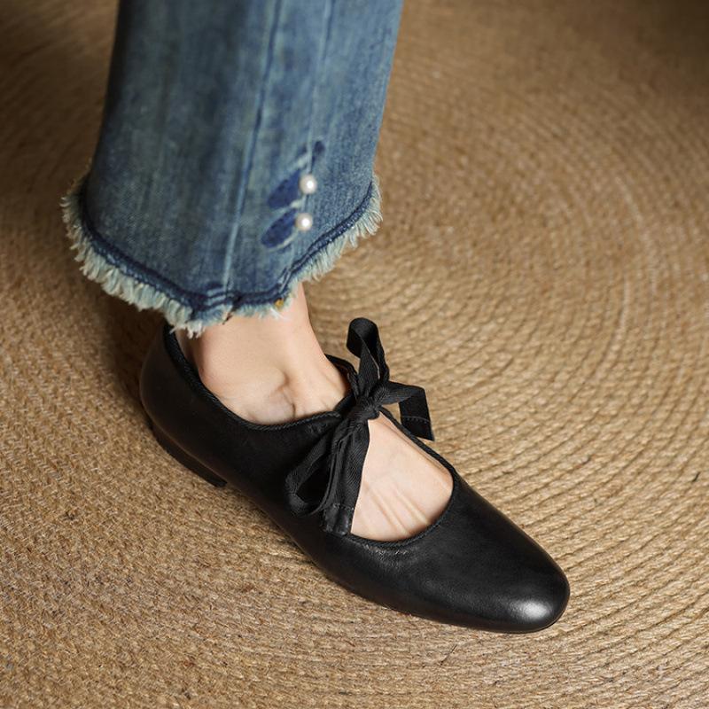 

New casual single shoes leather round head foot cover one pedal lazy shoes large size shoes beef tendon sole solid color low heel light mouth 40