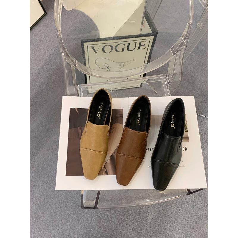2025 neue minimalistische Loafer mit kalter Windtextur, dicker niedriger Absatz, eckige Spitze, tiefer Ausschnitt, Einzelne Schuhe zum Hineinschlüpfen, kleine Lederschuhe für Damen