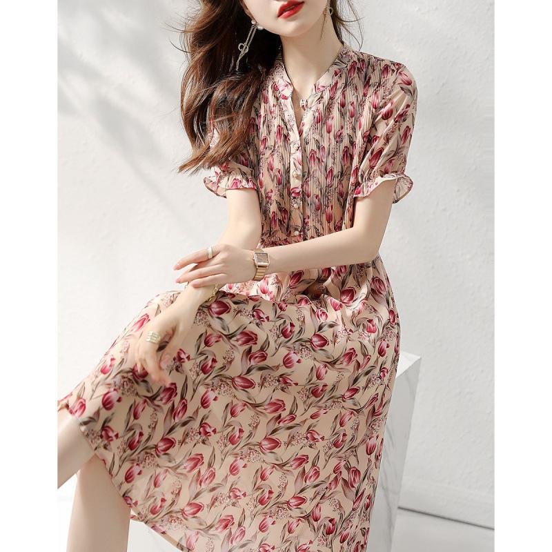 New Style Dress with Lilac Floral Dress Summer Temperament Pleated Decoration for Women's Summer Dress