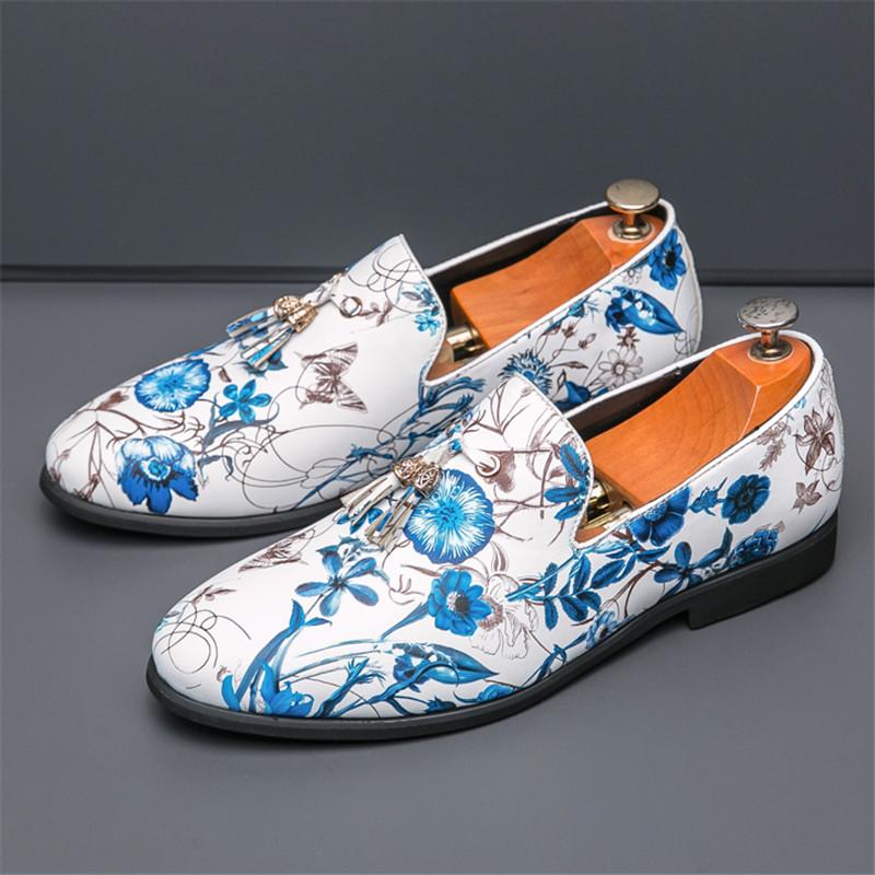 Men's Pointed Printed Pattern Tassels Slip On Patent Leather Dress Casual Shoes Wedding Dress Business Homecoming Footwear