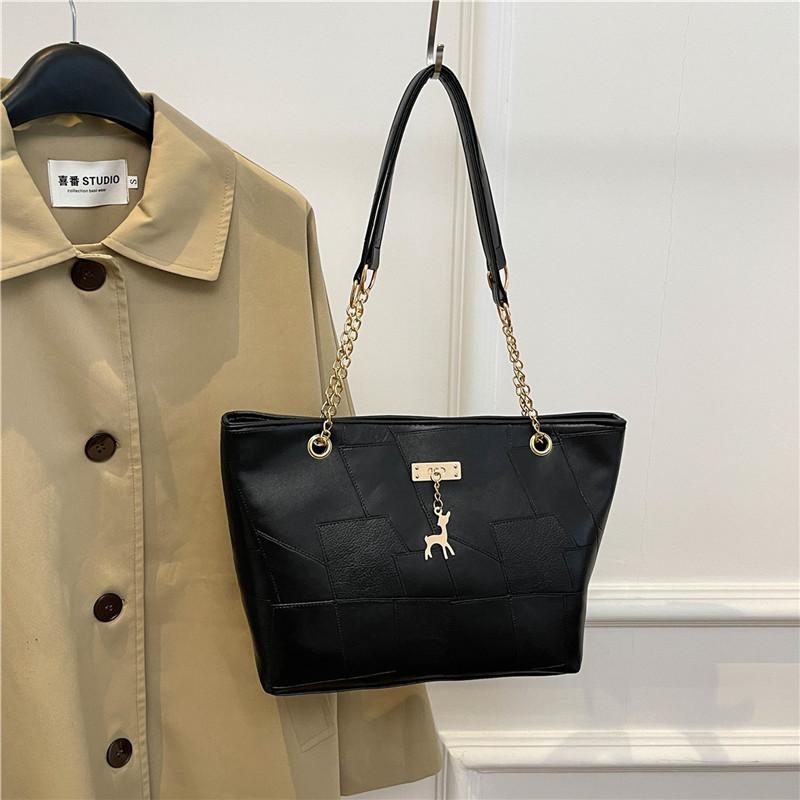 Summer Beautiful Shoulder Bag for College Students In Class Bag for Women with Large Capacity New Casual Commuter Toy Bag