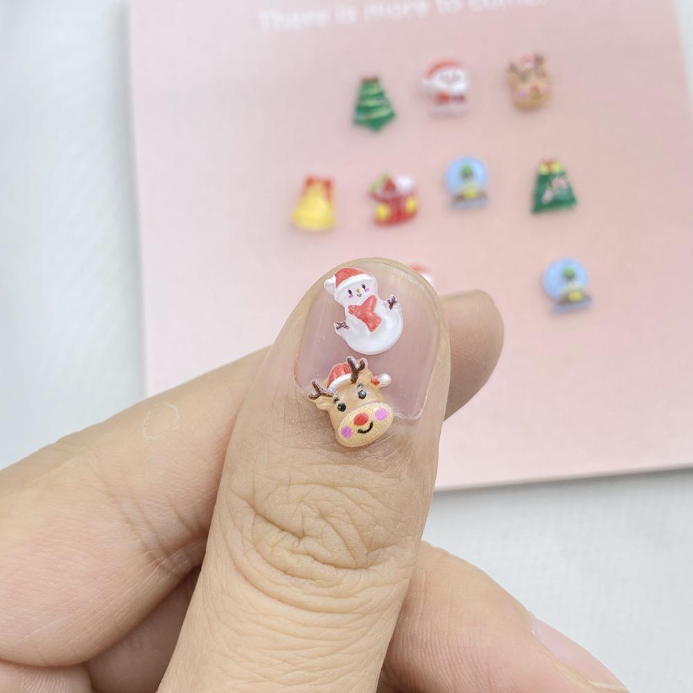 100 Stück Süße Harz-Mini-Weihnachtsbäume, Schneemänner, flache Rückseite, Schmuckherstellung, Maniküre, Haarschmuck-Zubehör