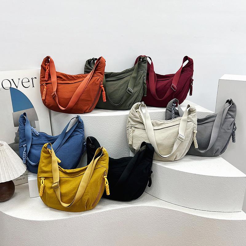2025 Summer New Versatile Shoulder Bag Travel Messenger Bag Washed Cloth Nylon Retro Casual Lightweight Dumpling Bag