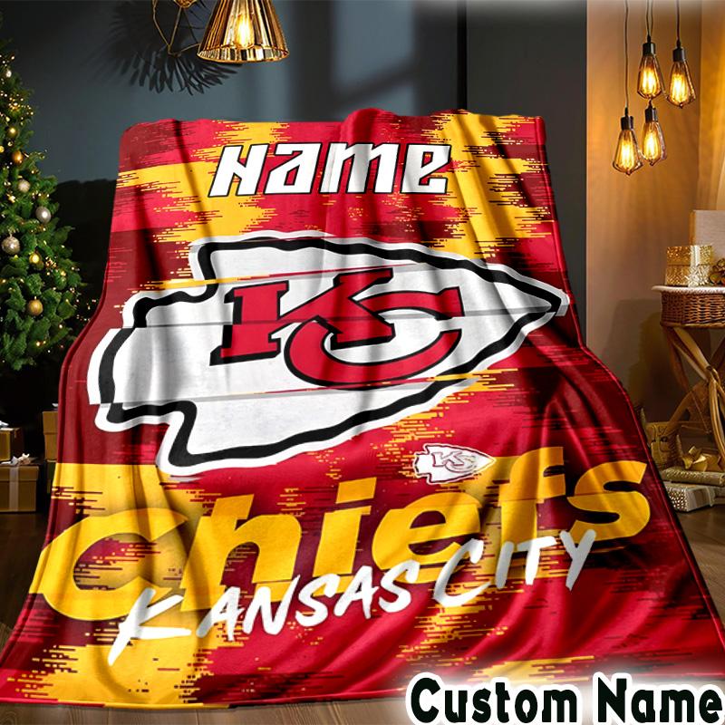 Custom Name Kansas Chiefs Helmet Throws Blanket Flannel Blankets for Couch Bed Gifts for Men Women Picnic blanket Christmas fan gifts