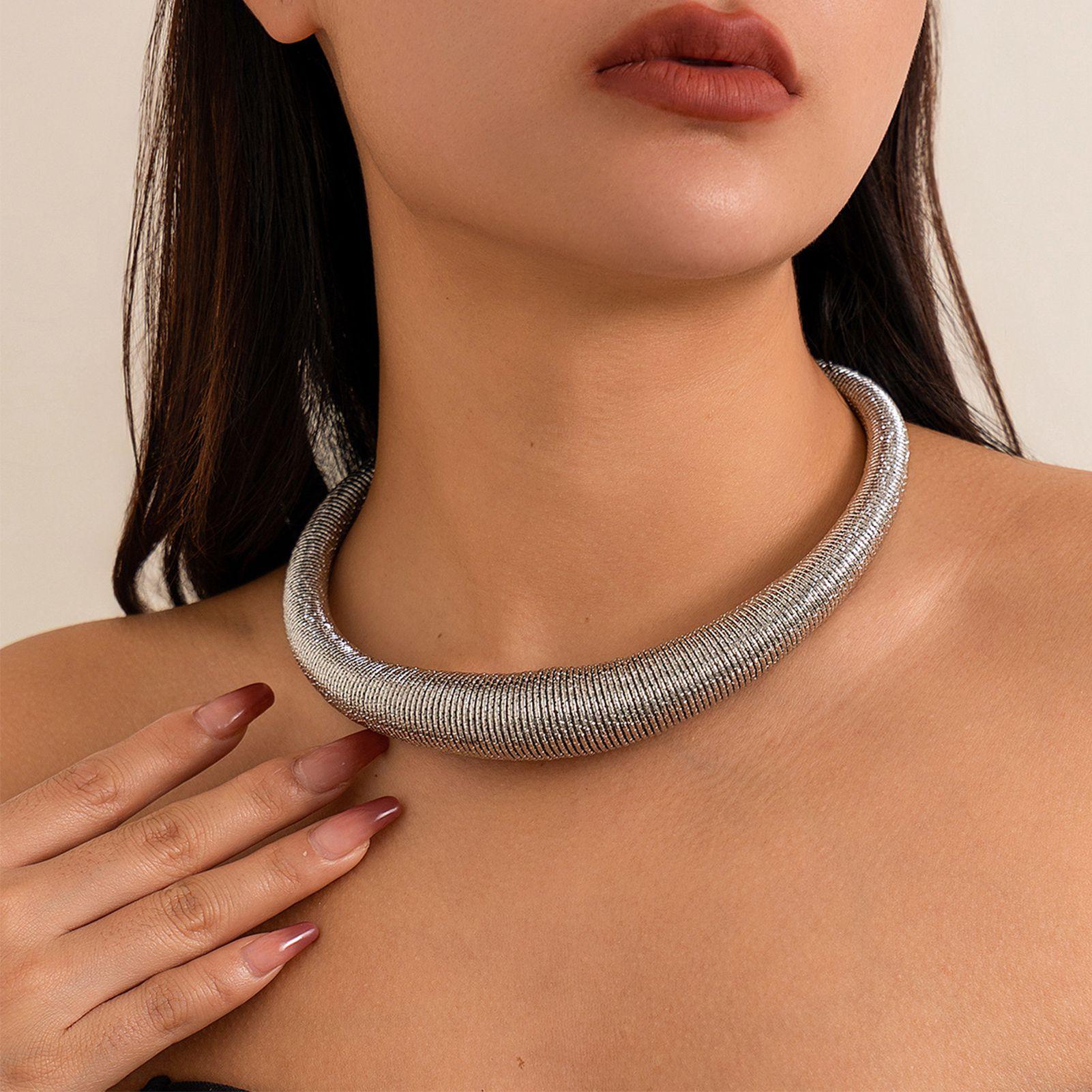Women Snake Chain Necklace Geometric Jewelry Shiny Hook Eye Clasp Snake Chain Collar for Party