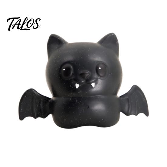 Stress Relief Toy Halloween Bat Squeeze Toy, Spooky Hand Gadget Relaxation Ball Fidget Party Favors for Kids Adults
