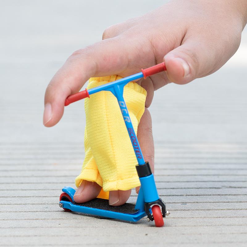 Alloy Finger Scooter and Skateboard Cross-Border Toy Set