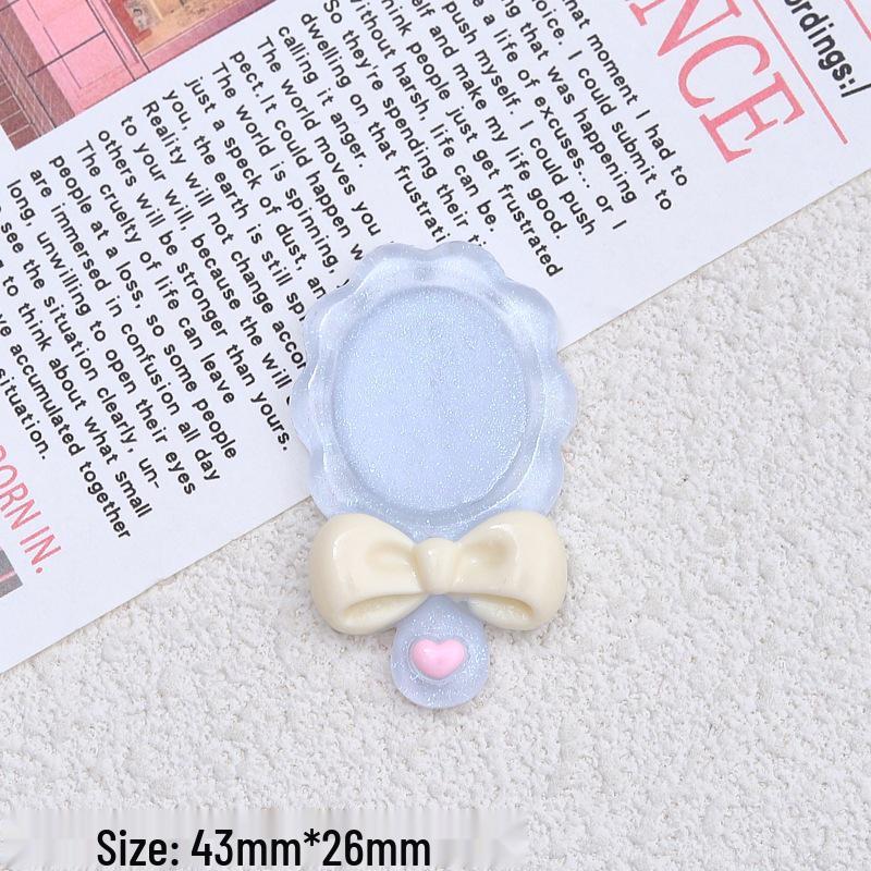 

Аксесуари зі смоли своїми руками: Шарми Crocs, Блискучі Мультяшні Кліпси та Маленькі Дзеркальця з Кремовим Клеєм.